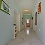 Ella Apartman *