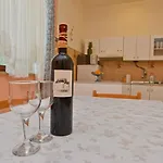 Ella Apartman *