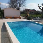 Ella * Porec