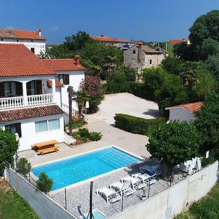 Ella * Porec