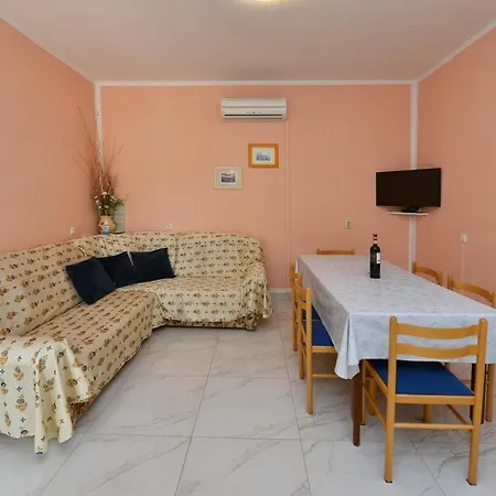 Ella Apartamento
