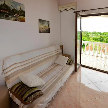Apartament Ella *