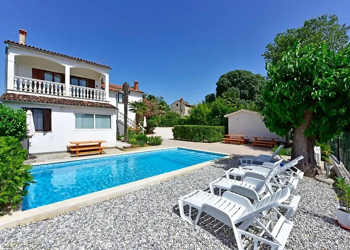 Апартаменти Ella